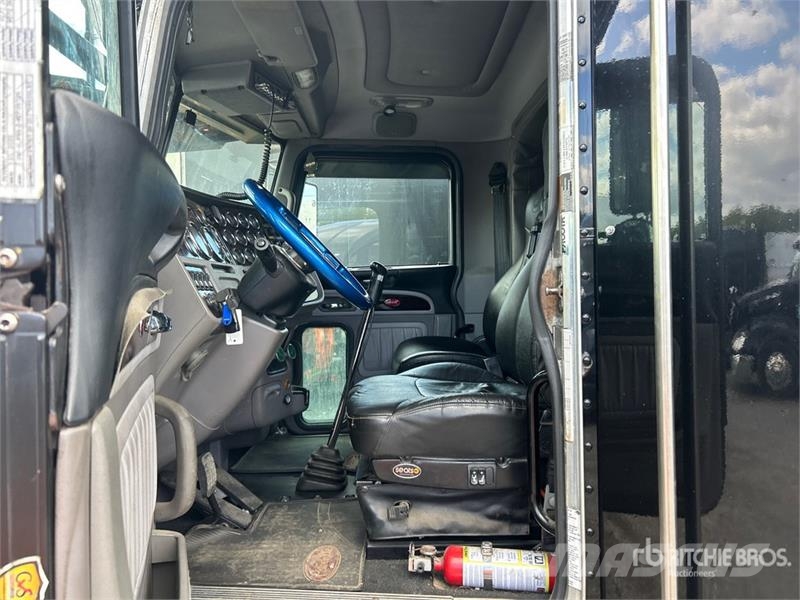Peterbilt 389 Autotransportere / Knæklad