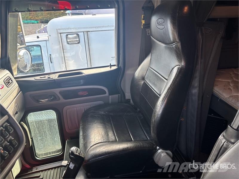 Peterbilt 389 Trekkers
