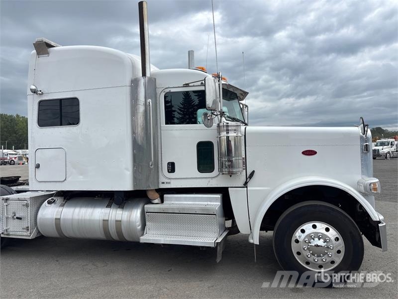 Peterbilt 389 Tahače