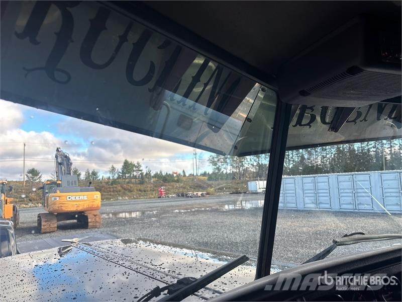 Peterbilt 389 Trekkers