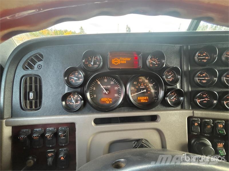 Peterbilt 389 Trekkers
