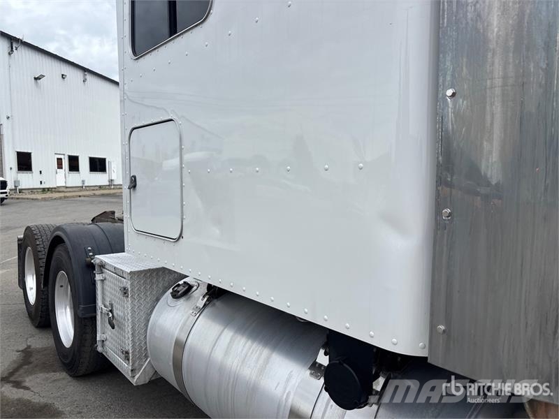 Peterbilt 389 Tahače