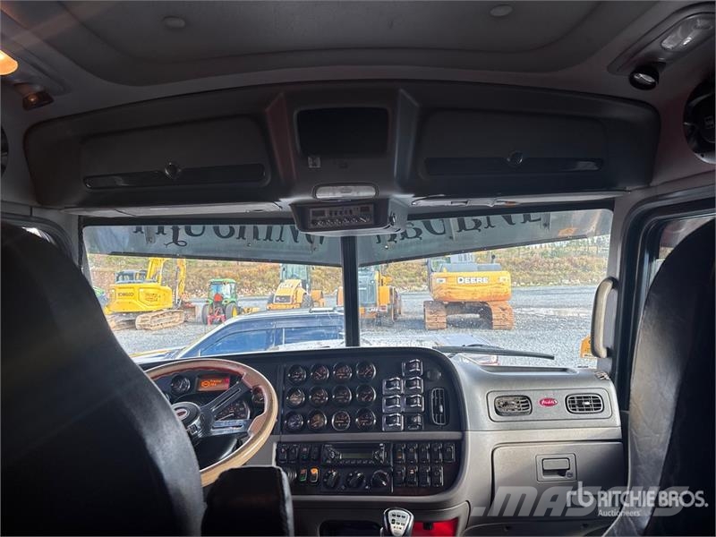 Peterbilt 389 Trekkers