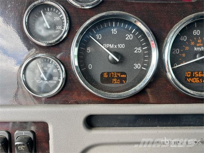 Peterbilt 389 Autotransportere / Knæklad