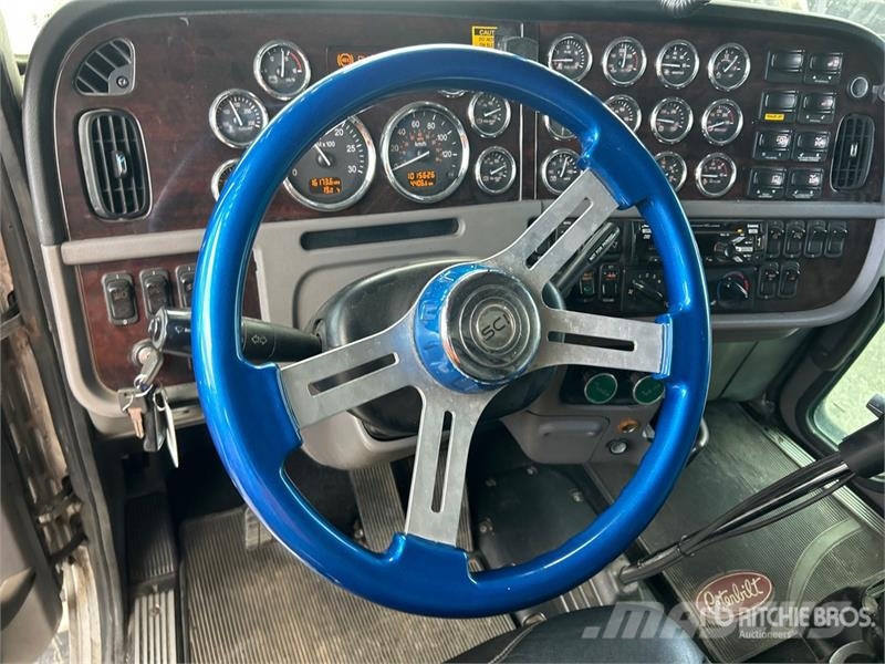 Peterbilt 389 Autotransportere / Knæklad