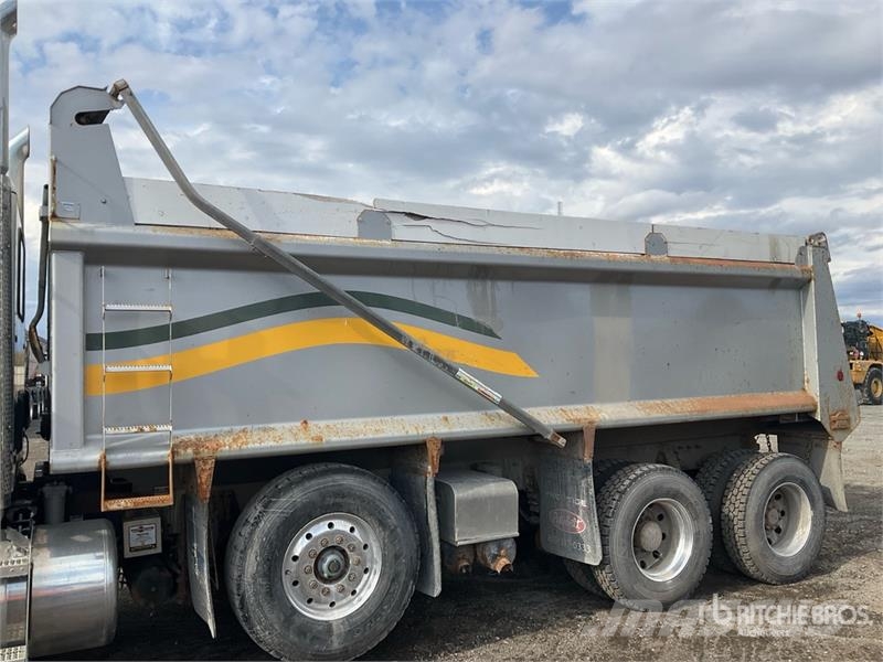 Peterbilt 567 شاحنات قلابة