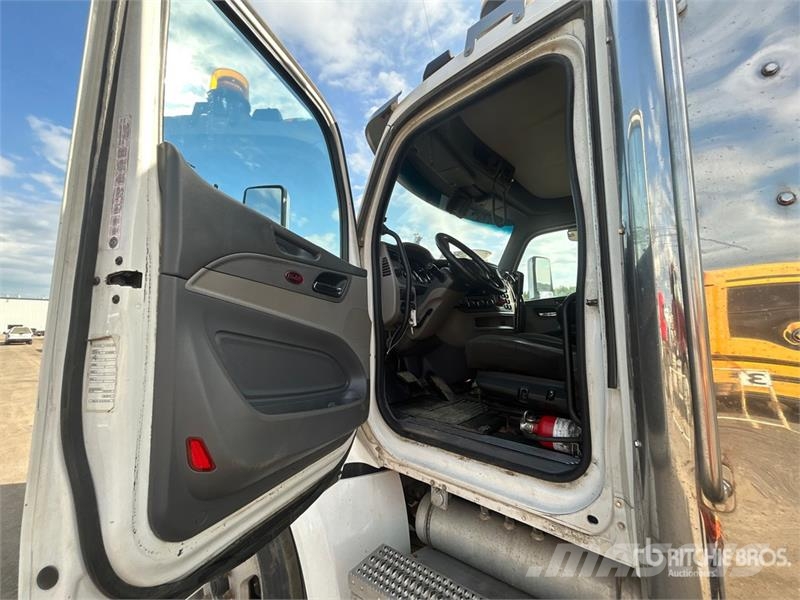 Peterbilt 567 Prime Movers