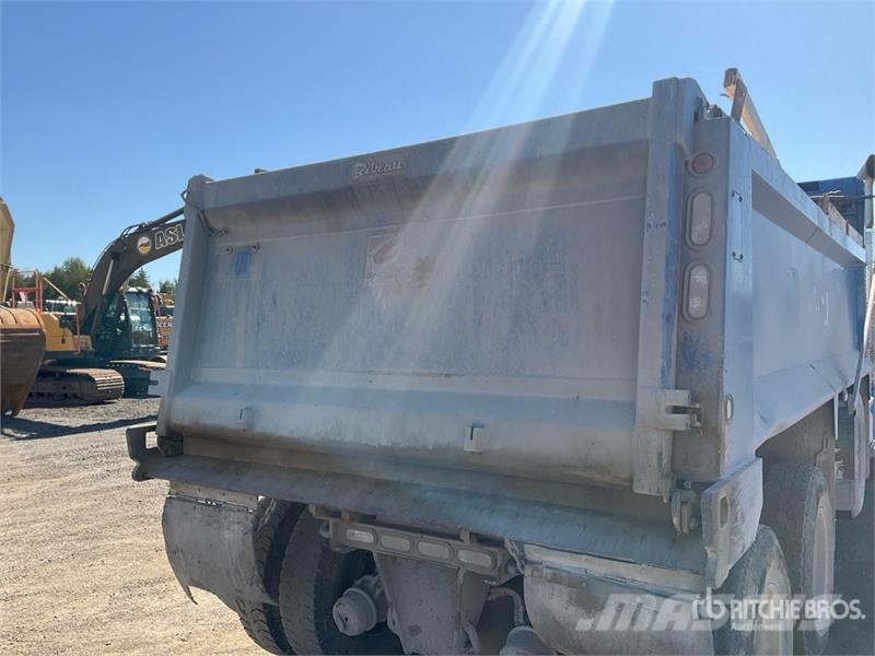 Peterbilt 567 Pašizgāzējs