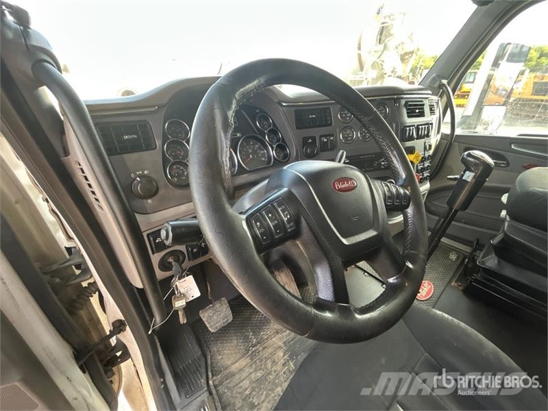 Peterbilt 567 Prime Movers
