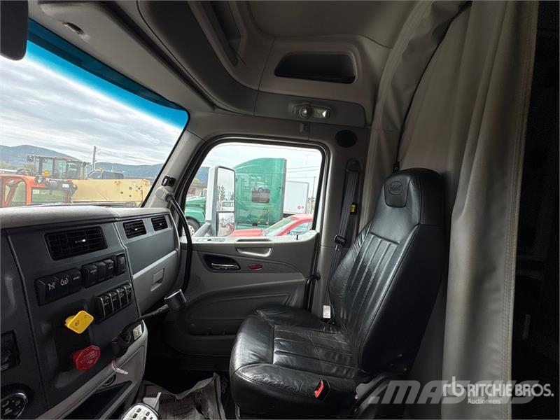 Peterbilt 567 Autotractoare