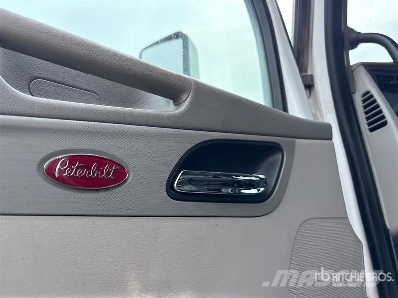Peterbilt 567 Autotractoare