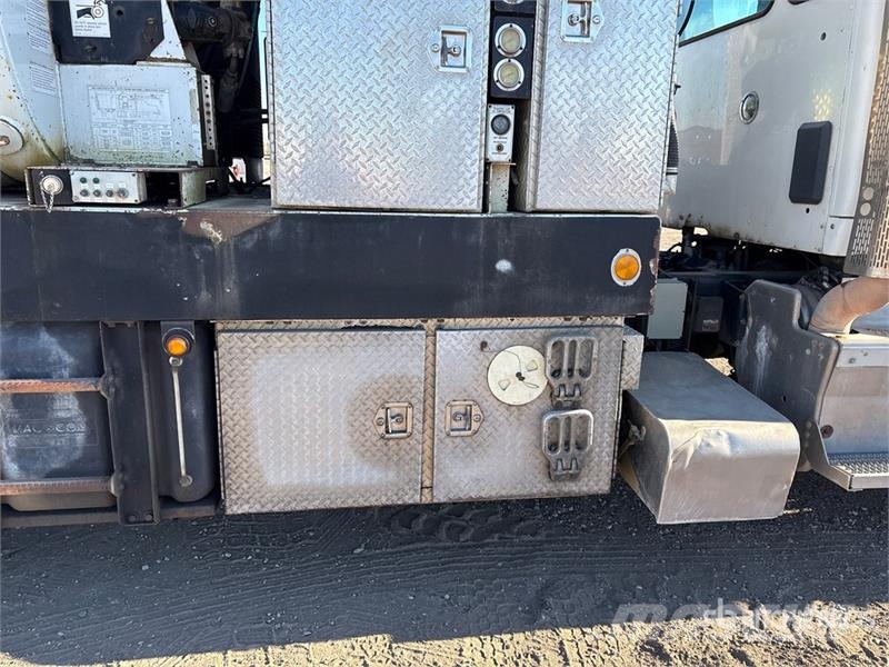 Peterbilt 567 Kolkenzuigers