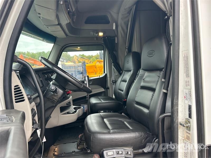Peterbilt 567 Влекачи