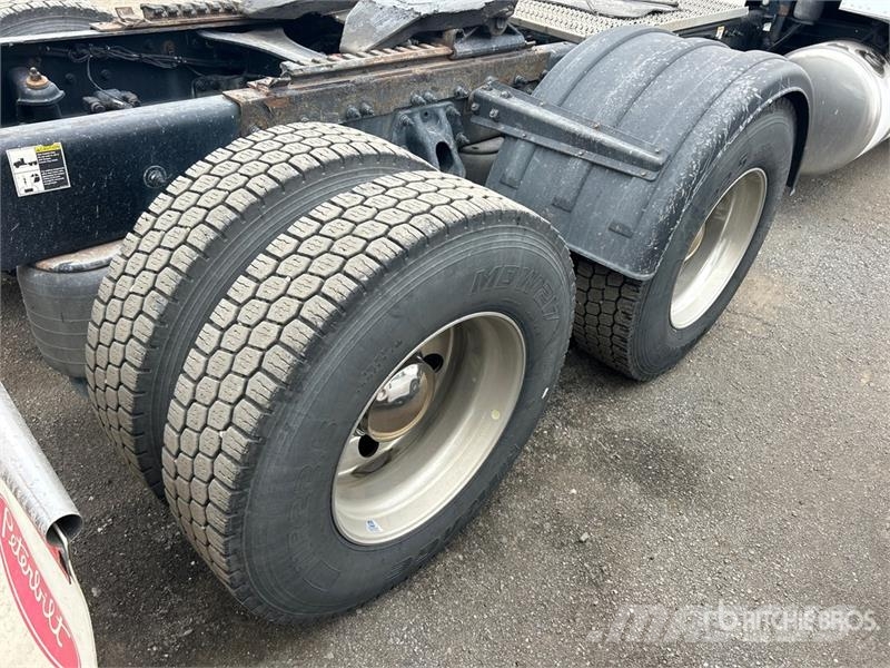 Peterbilt 567 Влекачи