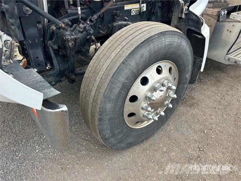 Peterbilt 567 Влекачи
