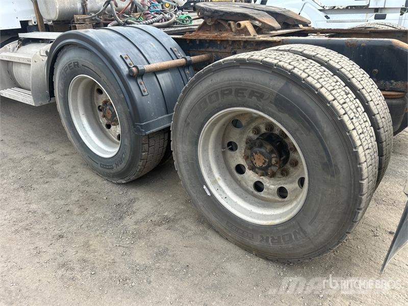 Peterbilt 567 Prime Movers