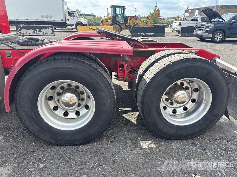 Peterbilt 567 Autotractoare