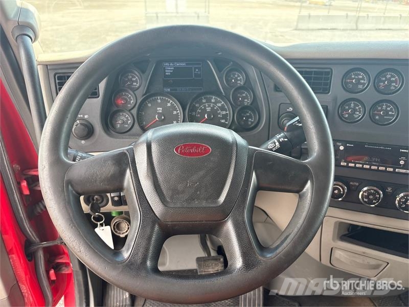 Peterbilt 567 Autotractoare