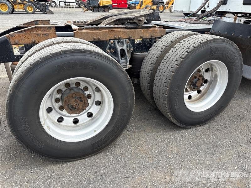 Peterbilt 567 Autotractoare