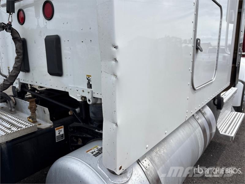 Peterbilt 567 Autotractoare