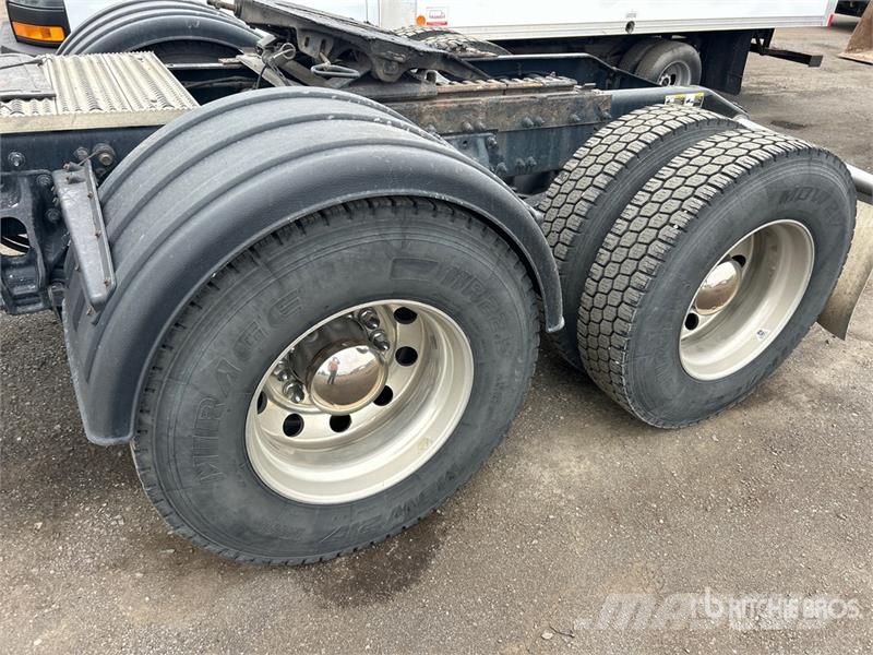 Peterbilt 567 Влекачи
