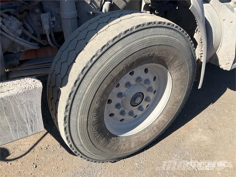 Peterbilt 567 Pašizgāzējs