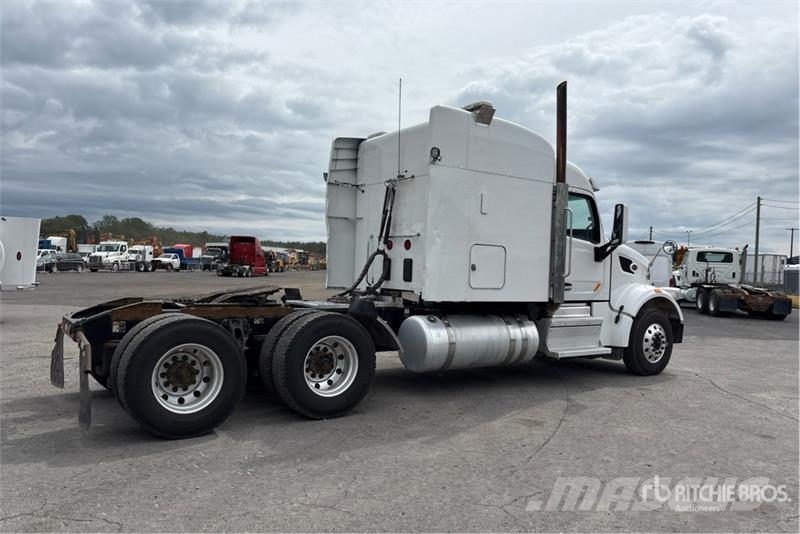 Peterbilt 567 Tahače