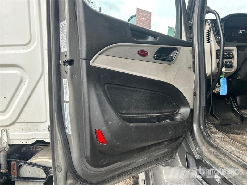 Peterbilt 579 Trekkers