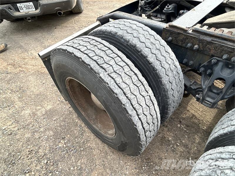 Peterbilt 579 Trekkers