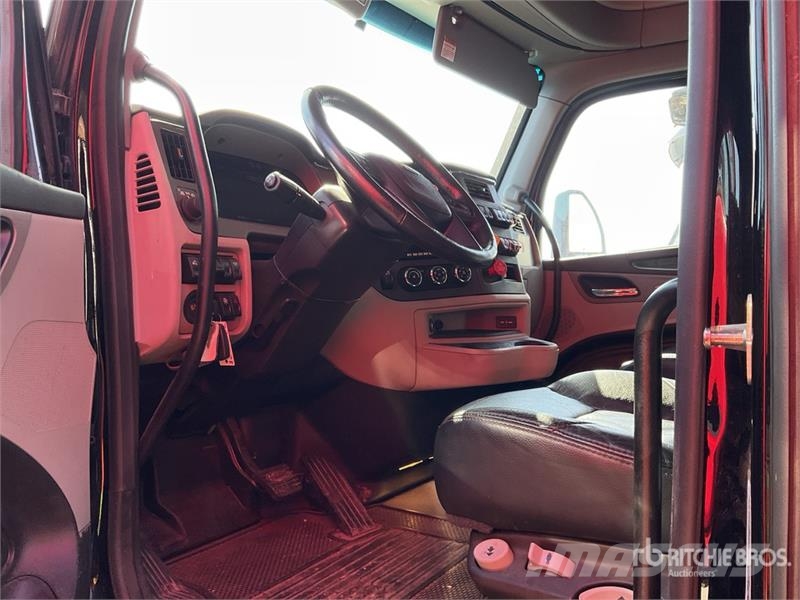 Peterbilt 579 Trekkers