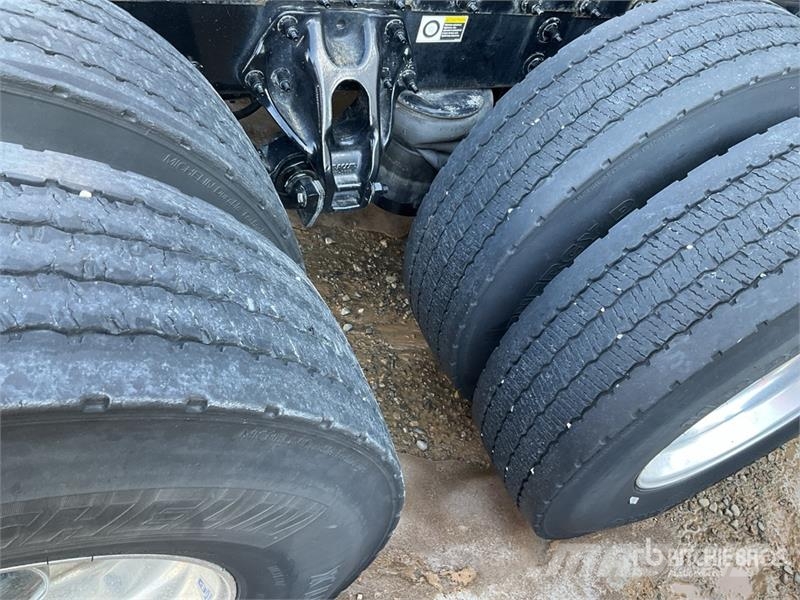Peterbilt 579 Trekkers
