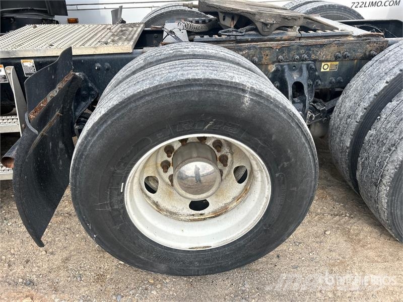 Peterbilt 579 Trekkers