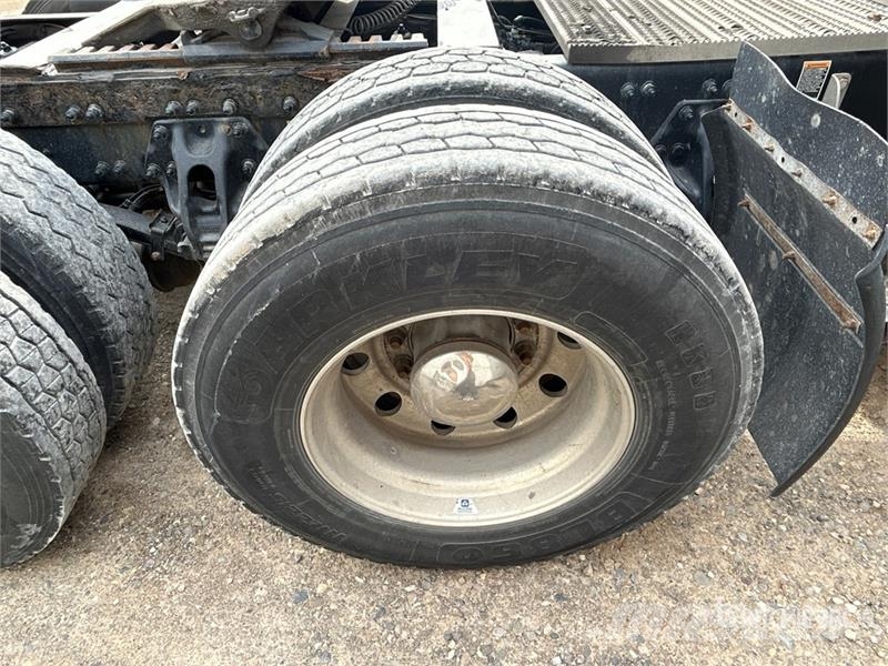 Peterbilt 579 Trekkers