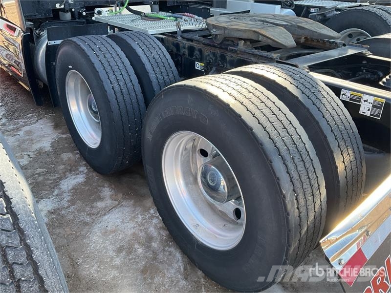 Peterbilt 579 Trekkers