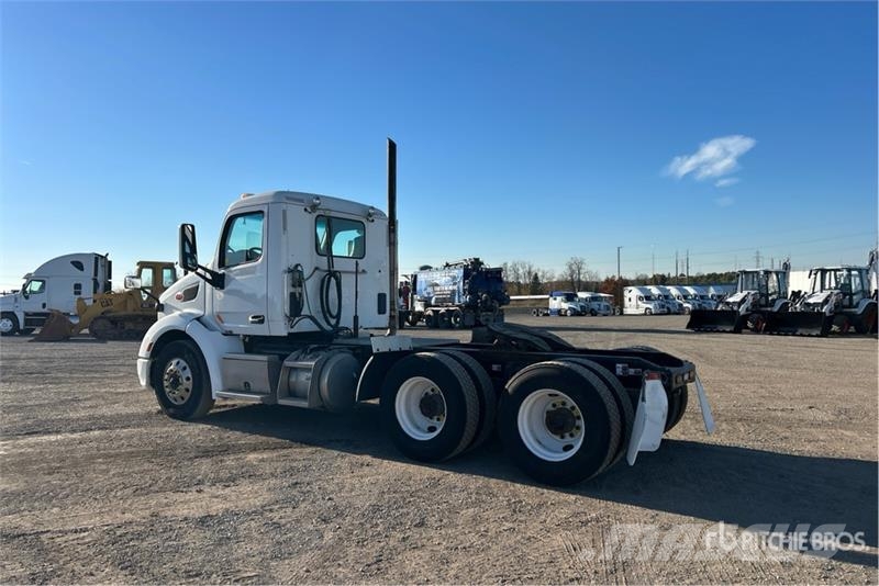 Peterbilt 579 Naudoti vilkikai