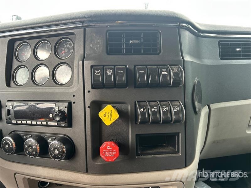 Peterbilt 579 Trekkers