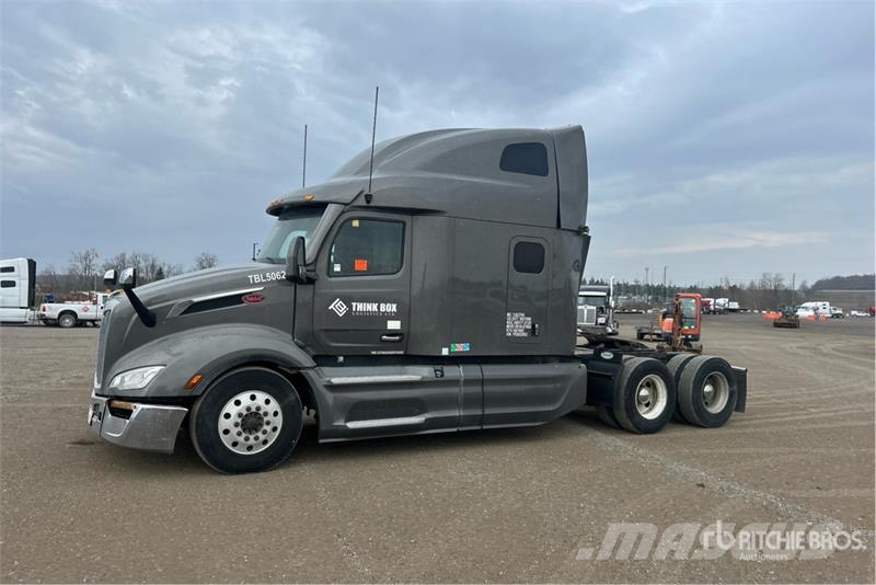 Peterbilt 579 Trekkers