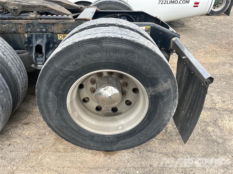 Peterbilt 579 Trekkers