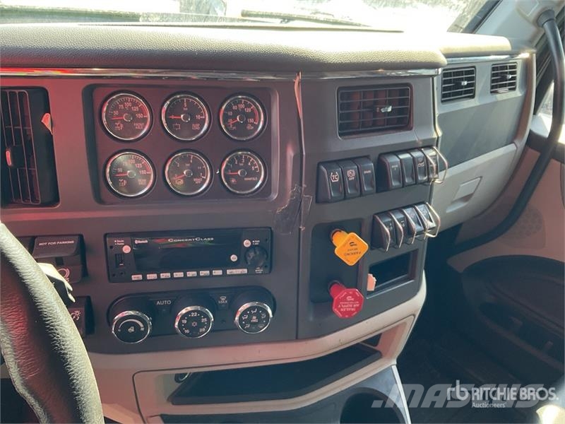 Peterbilt 579 Trekkers
