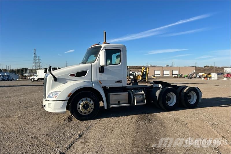 Peterbilt 579 Naudoti vilkikai