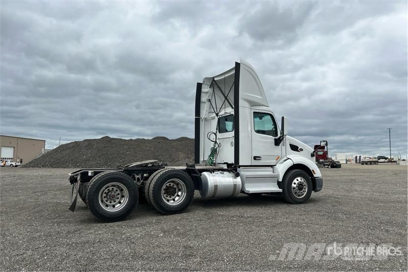 Peterbilt 579 Vilcēji