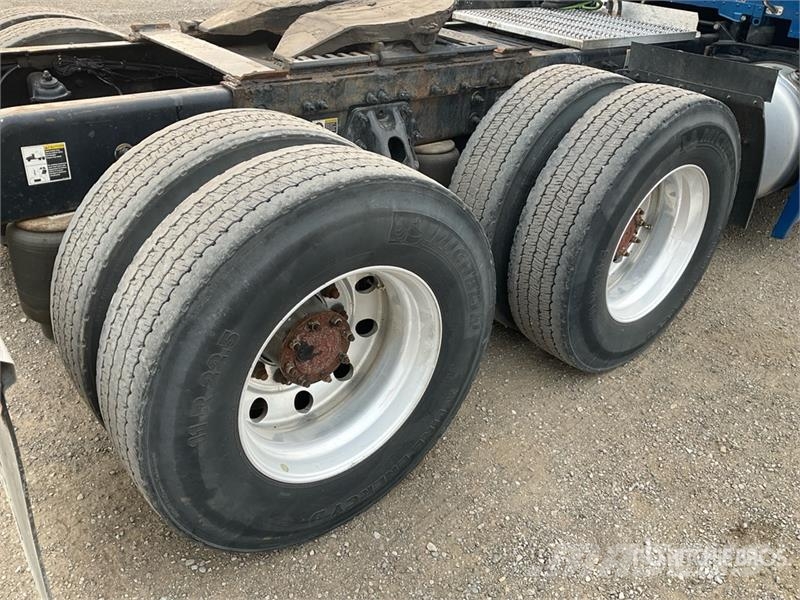 Peterbilt 579 6x4 T/A Sleeper Truck Tractor Tractores (camiões)