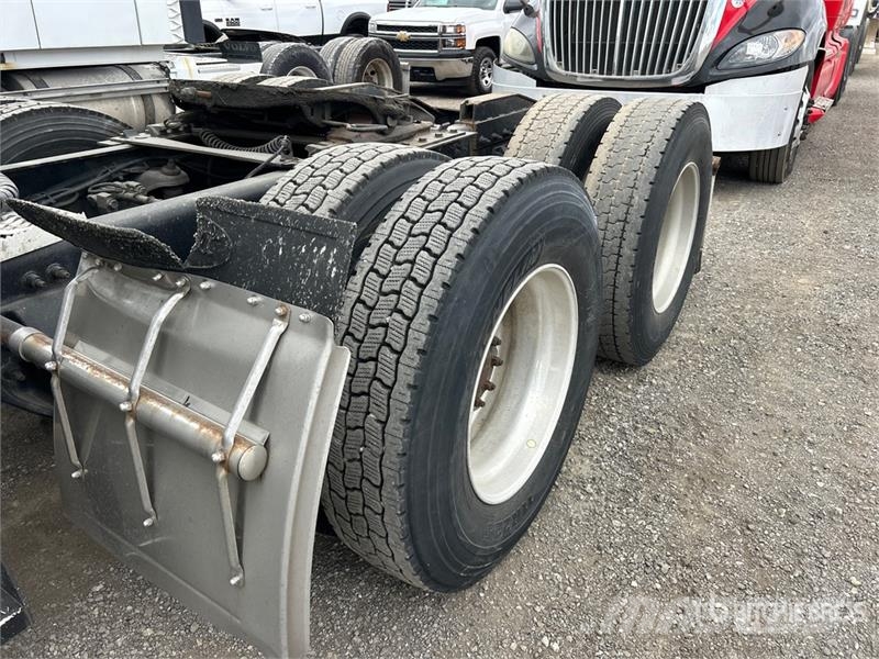 Peterbilt 587 Vilcēji