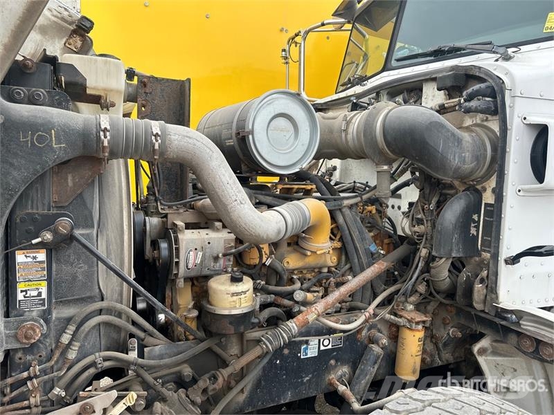 Peterbilt 8500 on Peterbilt 367 6x4 Grapple Truck Grijpers