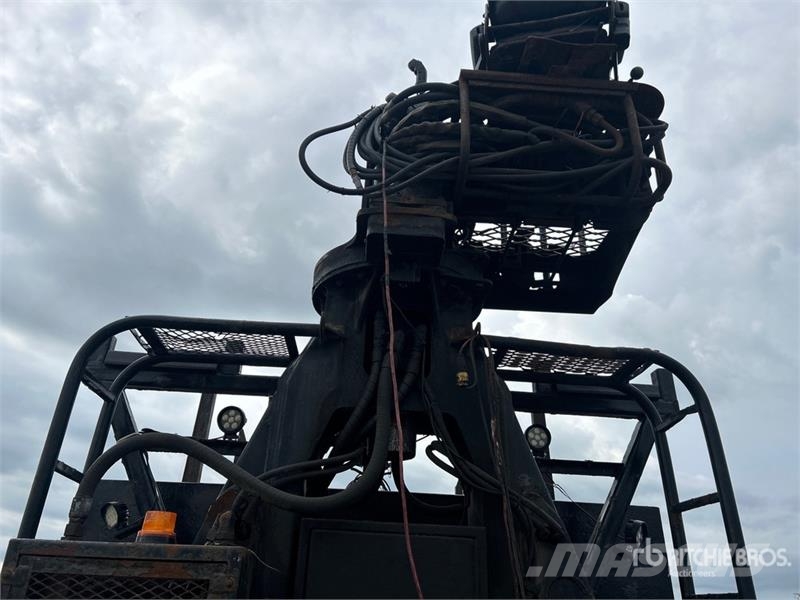 Peterbilt 8500 on Peterbilt 367 6x4 Grapple Truck Grijpers