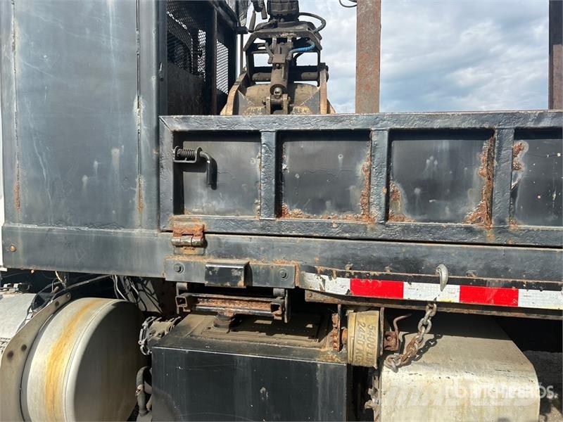 Peterbilt 8500 on Peterbilt 367 6x4 Grapple Truck Grijpers