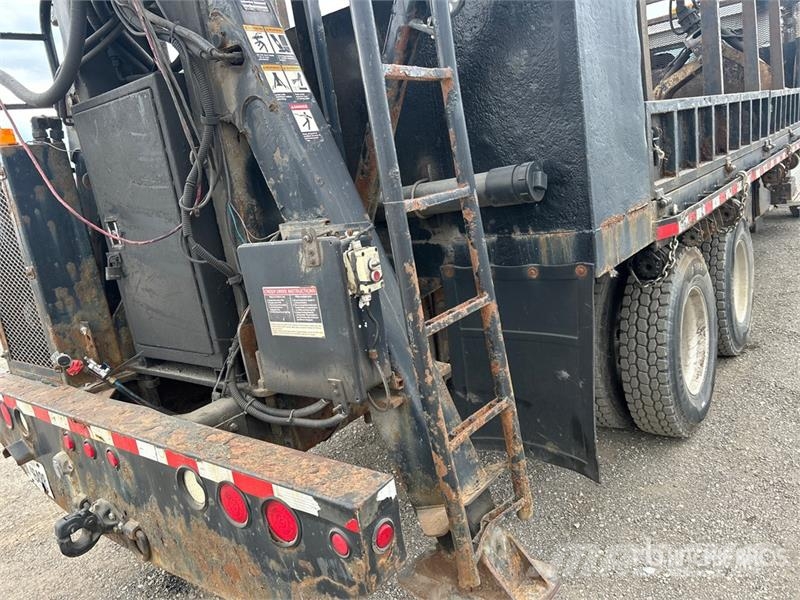 Peterbilt 8500 on Peterbilt 367 6x4 Grapple Truck Grijpers