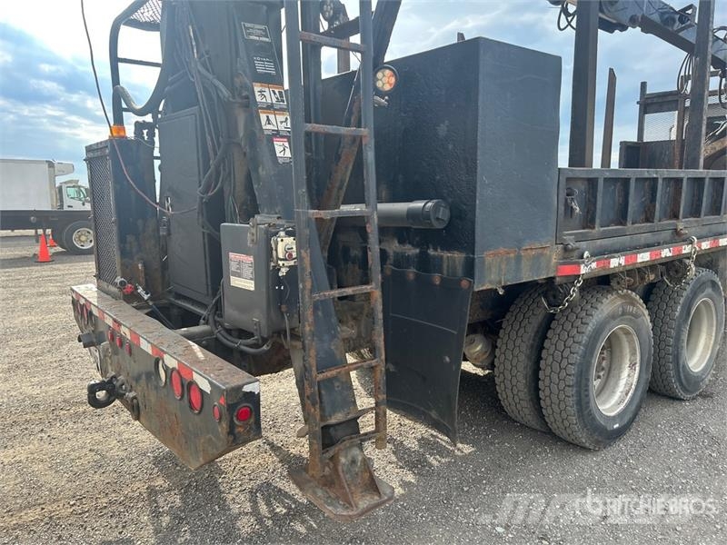 Peterbilt 8500 on Peterbilt 367 6x4 Grapple Truck Grijpers