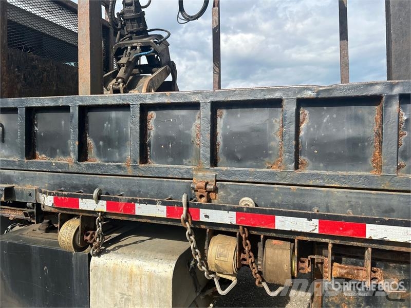 Peterbilt 8500 on Peterbilt 367 6x4 Grapple Truck Grijpers