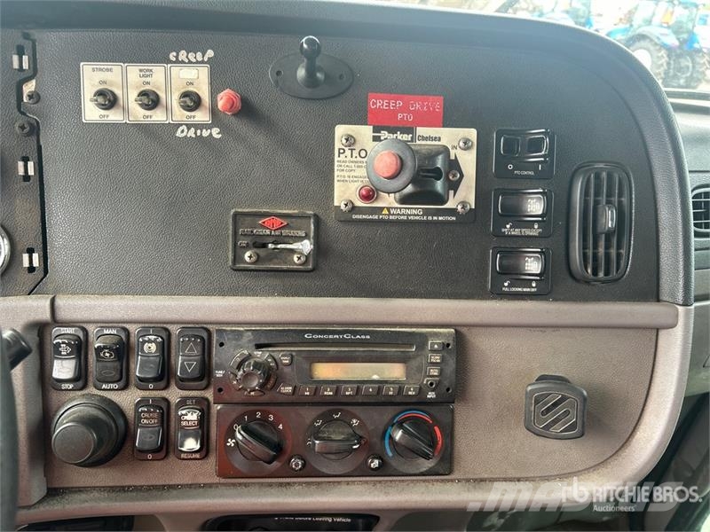 Peterbilt 8500 on Peterbilt 367 6x4 Grapple Truck Grijpers